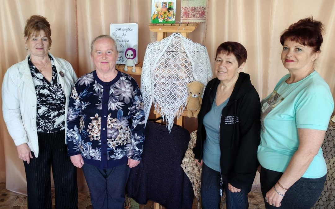 Час творчества «Вязаные чудеса в библиотеке»