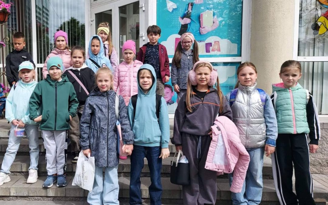 Библиомикс «Цветной мир детства»